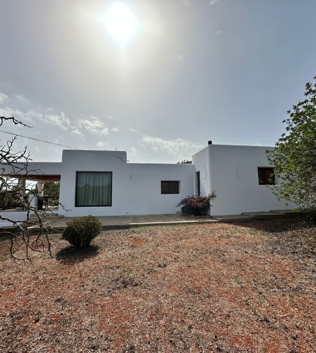 Resa Estates Ibiza finca te te koop for sale santa Gertrudis 4.jpg